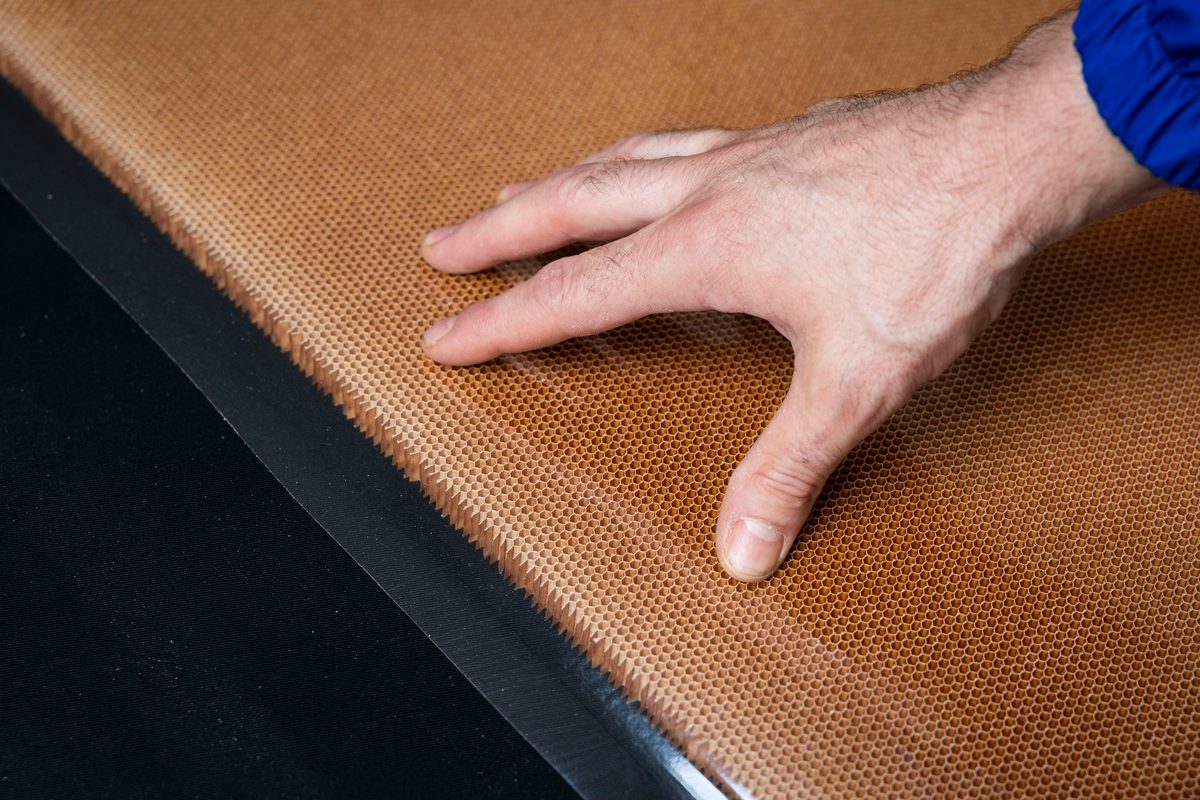 Honeycomb sheet applied on MNL367AVC